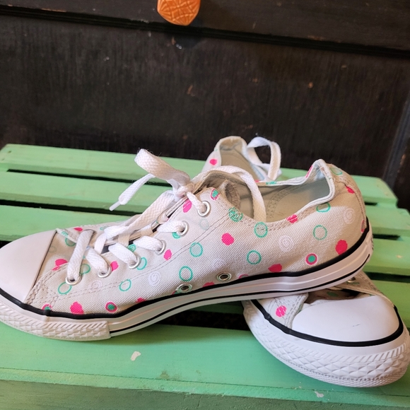 CONVERSES - Picture 3 of 5